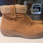 Khombu  Laura All Weather Women’s Size 7 Leather Knit Cuff Ankle Boots Photo 0