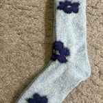 American Eagle AE Light Blue Marled Purple Fuzzy Flower Super Soft Crew Socks Photo 0