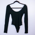 Wilfred Free  Aritzia Seamless Rib Knit Stretch Scoop Neck Long Sleeve Bodysuit&nbsp; Photo 0