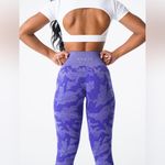 NVGTN Camo Seamless Leggings in Electric Blue Photo 3