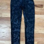 Spanx Faux Leather Glossy Camo Matte Black shaping slimming Leggings Sz L Photo 2