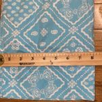 Loft  Sky blue and white patterned capri pants. Cotton/ spandex. Size 8P. Photo 5