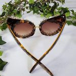 Boutique Bling! Crystal Rhinestone Cateye Sunglasses Tortoise NEW Photo 4