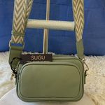NWT SUGU Brooklyn Triple Zip Camera
Crossbody Bag Green Photo 3