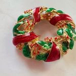 Vintage Christmas Holiday Wreath Red Green Gold Tone Sweater Clip Photo 4