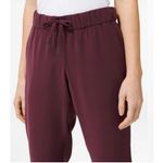 Lululemon  On the Fly Jogger *Woven
Cassis Size 4‎ Photo 11