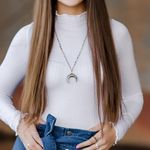 Beaded Curved Horn Necklace Photo 1