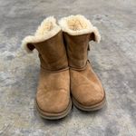UGG  Women's Mini Bailey Button II in Chesnut Photo 1