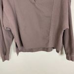 Nike  Yoga Dri-Fit Luxe Cover-Up Shirt Women Long‎ Sleeve Henley Size Medium Knit Photo 10