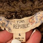 Pink republic Light Brown Tan Sweater Knit Design Cardigan Puffy Material Women’s Size Large! Photo 3