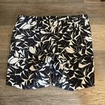 Mario Serrani Women’s Black & White Leaf Print Long Shorts Size 16 Photo 1