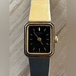 Seiko  Vintage Ladies Watch Black Dial Gold-Tone Bracelet Case Hands Markers Photo 1