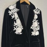 Tahari Black Velvet Blazer White Floral Appliqué 3D Pockets Glam Feminine Medium Photo 1