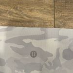 Lululemon white camo wunder under leggings 25” Photo 4