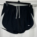 Nike Women’s  Shorts Size M Photo 0