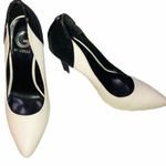 G by Guess  white & black pumps Photo 0