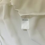 Maurice's Solid White Hook & Eye V-neck Short Sleeve Blouse Photo 12