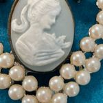 Heart shaped Cameo Faux Pearl Brooch Photo 3