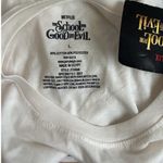 Netflix NWT Jerry Leigh School of Good & Evil Agatha Beige Shirt Sz Large Graphic‎ Print Photo 4