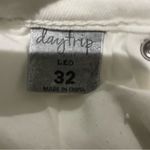 Daytrip  LEO White Denim Capri Jeans Photo 5