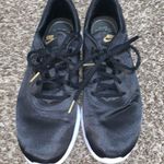 Nike  Tanjun premium satin woman tennis shoe size 9 Photo 2