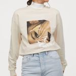 H&M Ariana Grande 7 Rings Long-sleeved Sweatshirt Photo 1