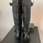 Black Leather Knee Photo 9