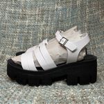 Chinese Laundry Low Down Leather Platform Sandals in White Photo 2