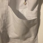 Vera Bradley  White Color Scrub Top Women’s Size XS 3 Pockets Photo 3