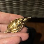 Christian Dior VINTAGE  GERMANY GOLD PLATED TEXTURED LEAF BROOCH Photo 6