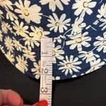 None Reversible bucket hat daisies print/solid black. NWOT Photo 4