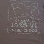 The Black Dog pink t shirt Photo 3