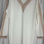 Noracora Elegant White V Photo 0