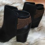 Kenneth Cole REACTION
Women's Booties Photo 2