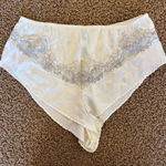 Luxurious Cream and Gray Lace Women's Pajama Shorts Size M Photo 0