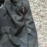 Lululemon  Hotty Hot Low Rise Short Womens Size 6 Green Camo Lined Drawstring GUC Photo 6