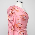 LES RÊVERIES. Pink One Photo 6