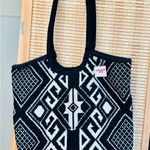 Geometric pattern black and white knit natural fabric tote shoulder Bag purse Photo 1