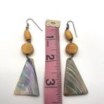 VINTAGE 1980'S PLASTIC ABALONE SHELL LOOK DANGLE J HOOK EARRINGS Purple Photo 8