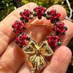 Avon rose wreath gold tone vintage brooch Photo 1