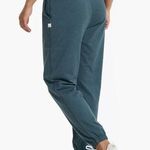 Vuori  Boyfriend Joggers in lilac heather in Size medium Photo 0