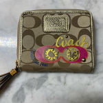 Coach  Poppy Bifold Zip Up Wallet Light Khaki Gold Photo 0