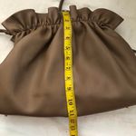 Cato leather ruched Tan brown snap closure shoulder crossbody bag purse Excellent condition. Photo 3
