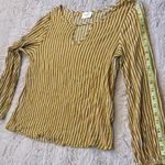 Everly  blouse • size S Photo 4