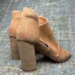42 Gold Womens Loyalty Peep Toe Bootie in Neutral Suede Tan Size 8.5 Photo 3