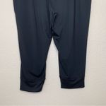 Fabletics Women’s Black Yogi Capri Pants Photo 7