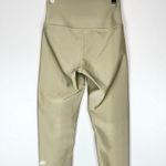 Alo Yoga high waisted airbrush capri leggings in limestone Photo 2