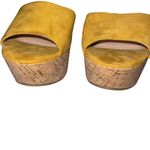 Kenzie Cathryn Platform Sandal Mustard Suede Feel Strap Buckle Size 6.5 EUC Gold Photo 1