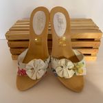 Vintage Tan/White Trendy Wood Mimic Heels Floral Sandals Tan Size 6 Photo 3