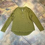 st. john's bay St. John’s Bay Henley V-neck Green Long Sleeve Top Large Photo 3